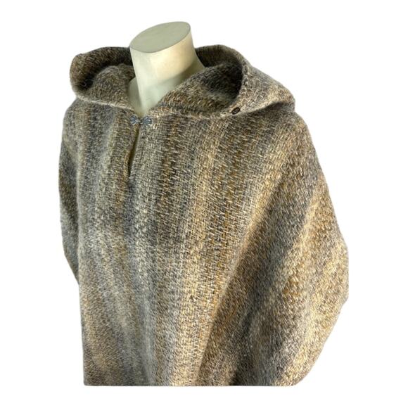American Vintage Handwoven Poncho Ruana hooded with silver clasp at neck size M - Picture 5 of 13